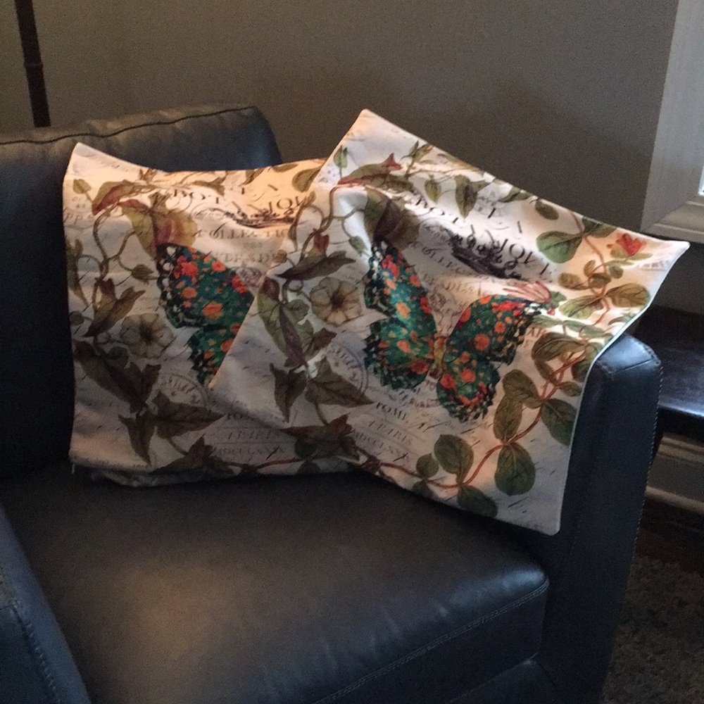 2 Pillow covers floral 20x20